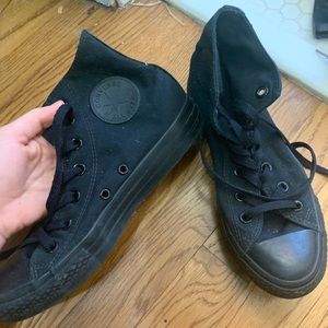 Black Hugh tip converse